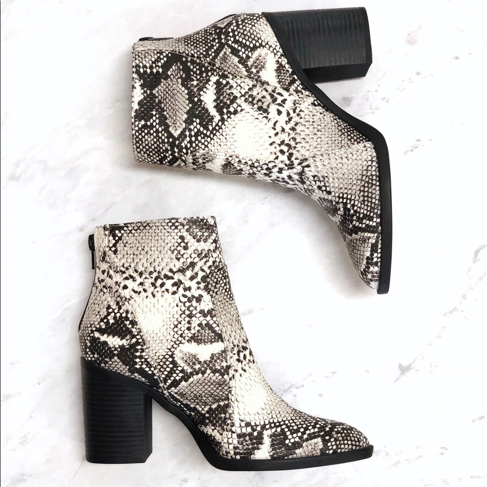 🚨SOLD OUT 🚨Snake skin booties